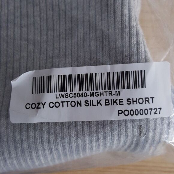 LUNYA Shorts Womens Medium Gray Stripe Cozy Cotton Silk Ribbed Bike Lounge - Picture 8 of 8